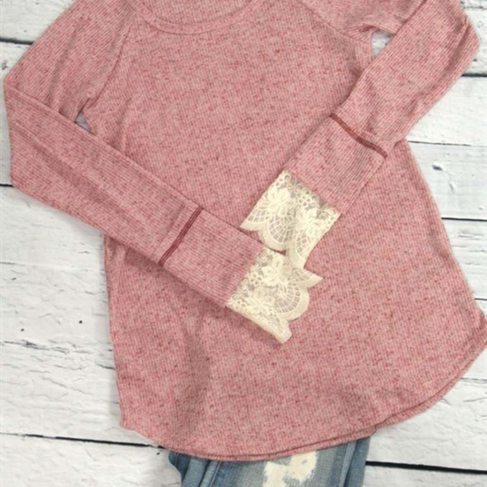 TWO TONE LONG SLEEVE TOP WITH LACE sleeves